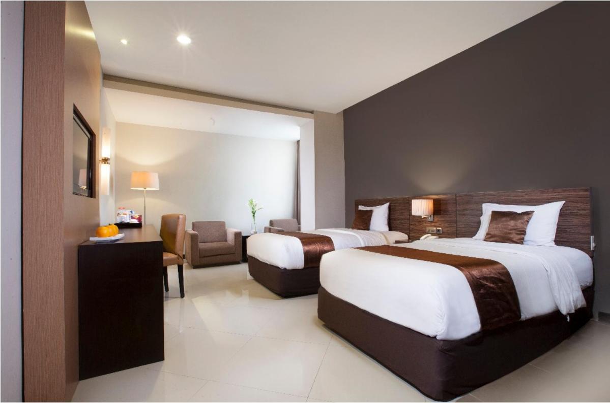 Regantris Malioboro Hotel Yogyakarta Kültér fotó