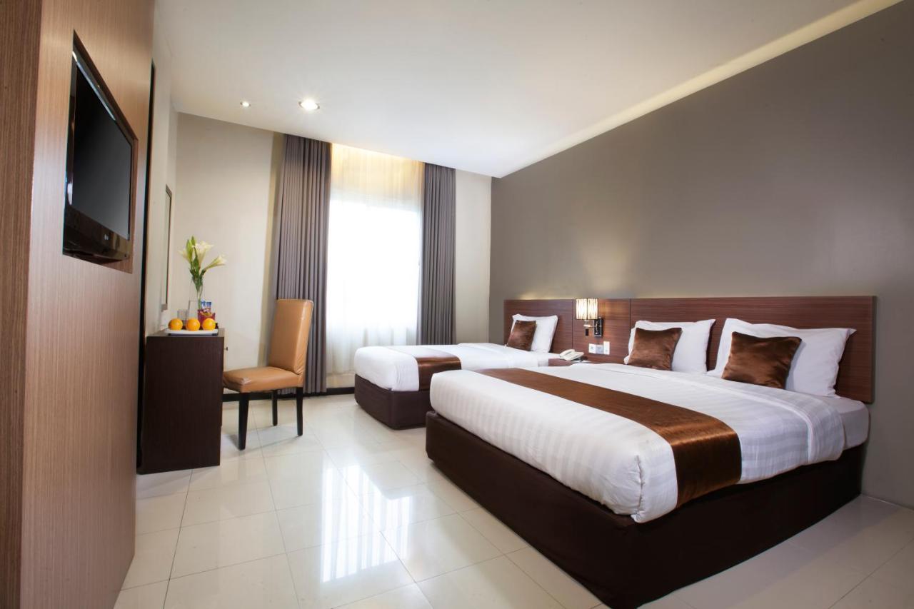 Regantris Malioboro Hotel Yogyakarta Kültér fotó